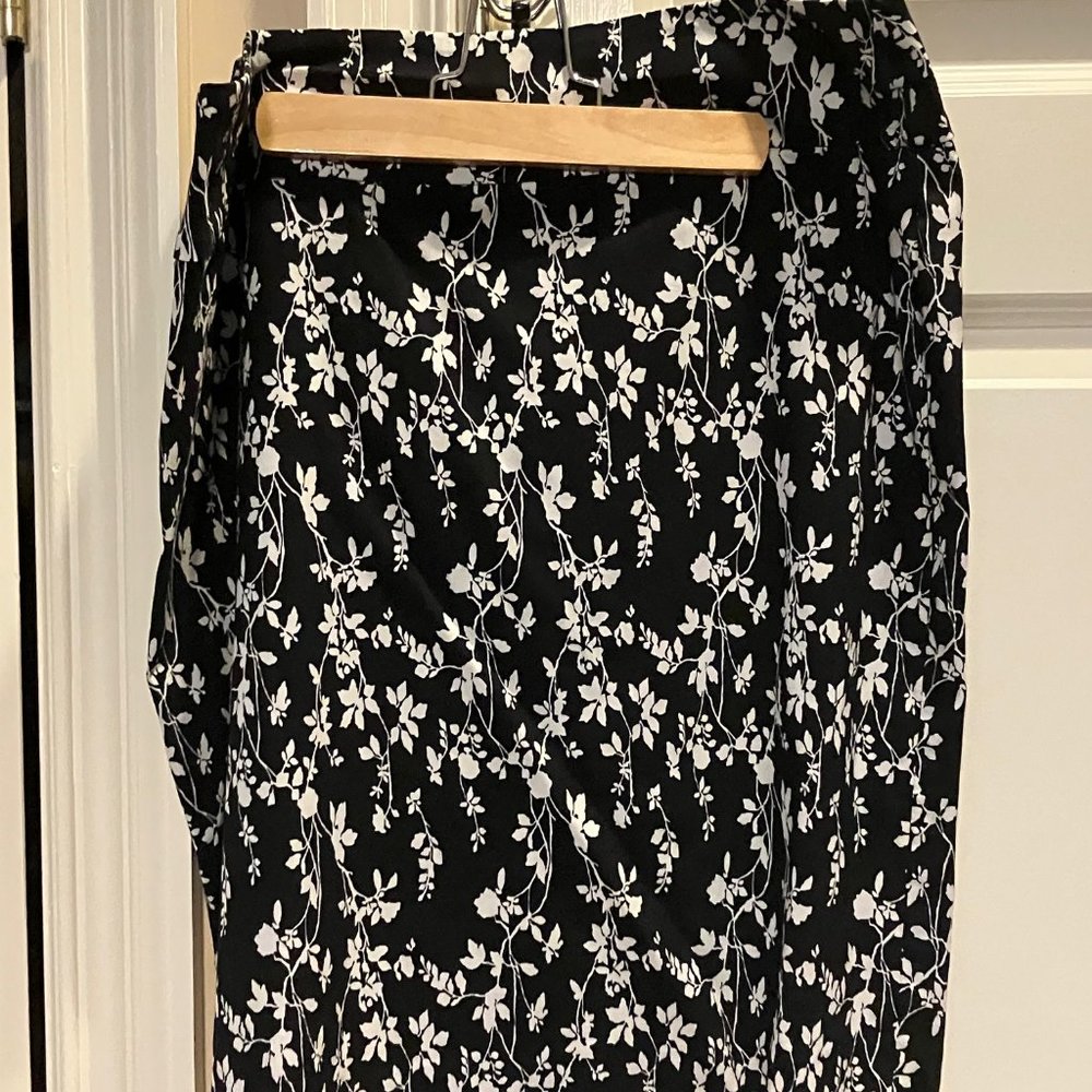 Black and white print skirt